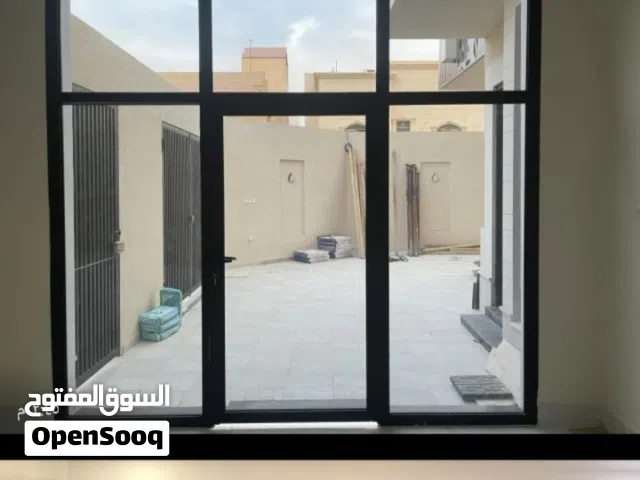 فني المنيوم تفصيل وصيانه شبابيك ابواب واجهات  واجهات دبل   واجهات رويال