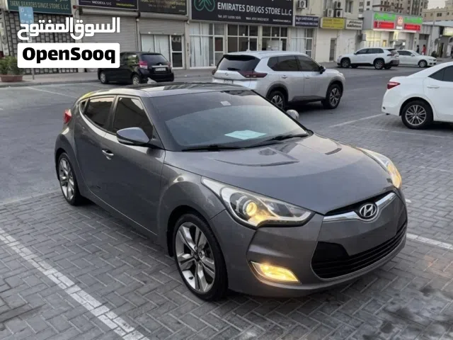 2014 هيونداي فوليستر Standard