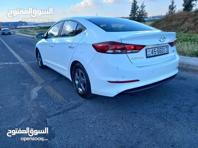 هونداي افانتي 2017 فحص كامل لون ابيض لؤلؤي فل ما عدا الفتحه بسعر مغري قابل للبدل