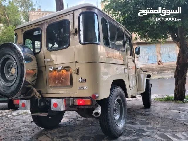 تيوتا جيب 81 للعشاق مخزن للتواصل