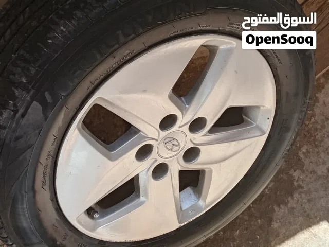 كوشوك عدد 2 مع جنطاتهم المنيوم لسيارة هونداي سوناتا بسعر 55د فقط موجودين في ماركا الجنوبية
