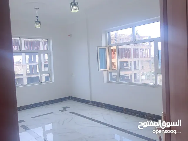 700 m2 More than 6 bedrooms Villa for Rent in Sana'a Bayt Baws