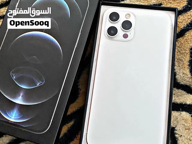ايفون 12 برو ماكس ابيض مع الكرتون بحالة جيدة