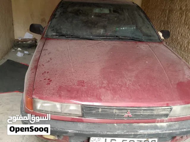 1990 ميتسوبيشي لانسر Standard