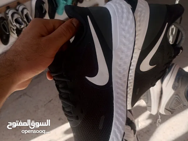 42 Casual Shoes in Jerash