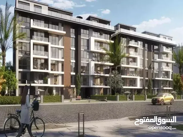 شقة لقطة للبيع بالسعر القديم بالتجمع الاول في كمبوند كريك تاون  Compound Creek Town New Cairo