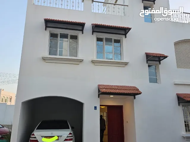 202 m2 5 Bedrooms Villa for Sale in Muscat Qurm