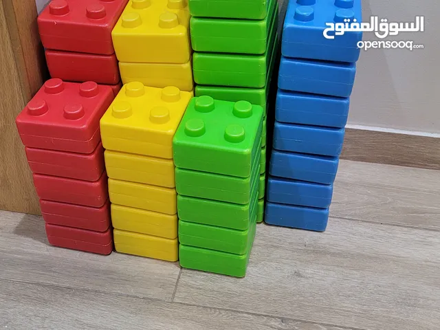 مكعبات كبيرة الحجم