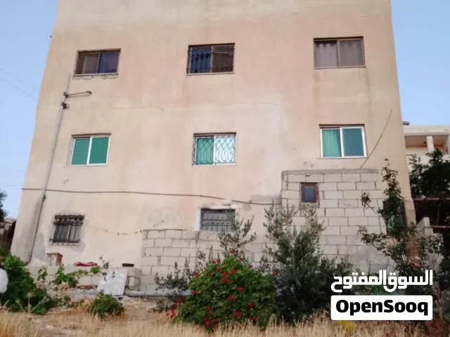 بيت حي التقوى ماركا جنوبية طريق الحزام طابقين وتسوية بسعر مغري ونهائي واصل خدمات ماء وكهرباء للجادين