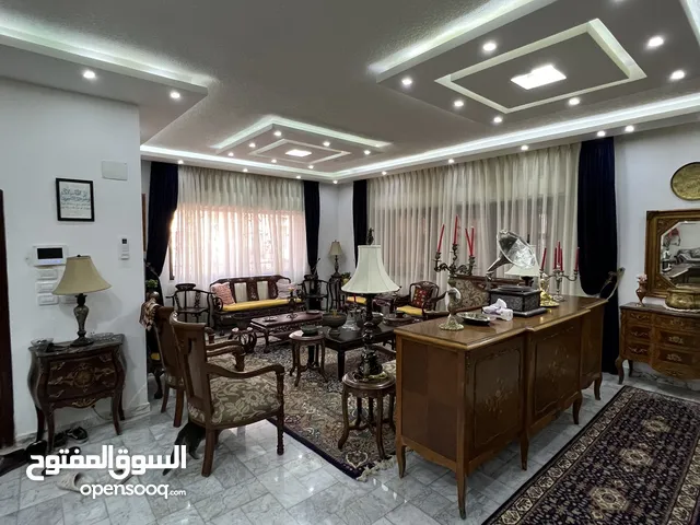 750 m2 More than 6 bedrooms Villa for Sale in Amman Tla' Ali