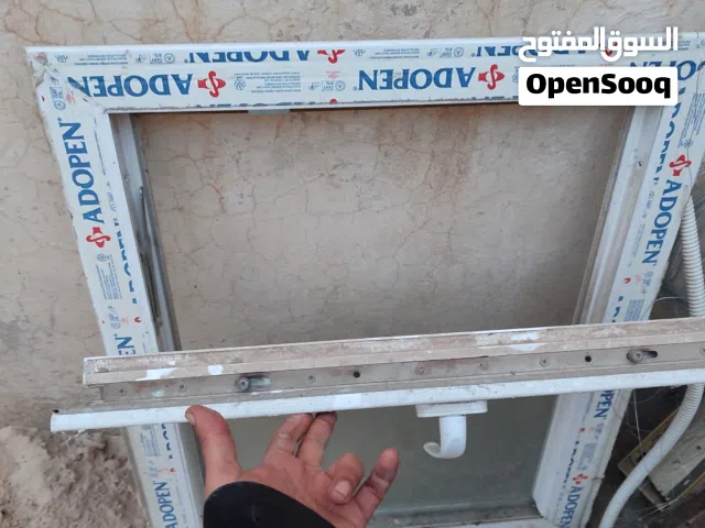 واحد قاعد جديد تاني مستعمل شوية