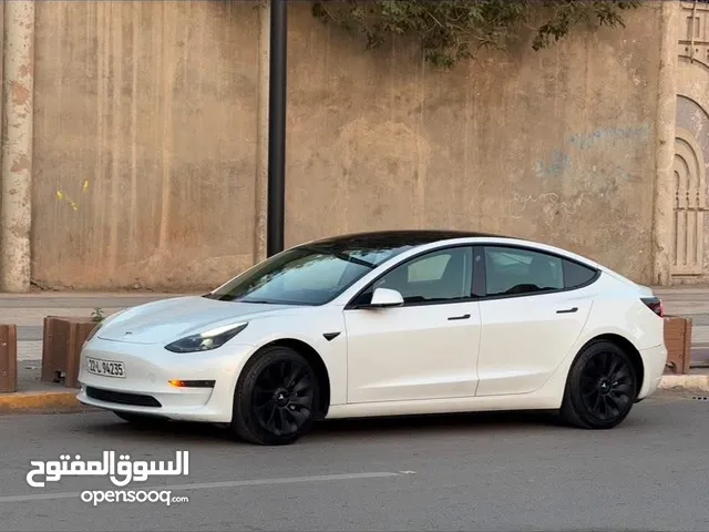 تسلا موديل 3