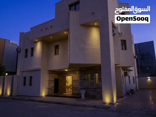 فيلا تبارك الرحمن في شارع مغلق من 3 أدوار على بُعد 50م من الرئيسي