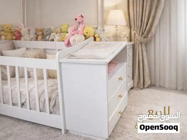 سرير بيبي مستعمل بحالة جيده