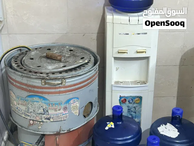 ثلاجه مستعمله للبيع ونظيفه وتنور نظيف وبراد و 3 جك مويا