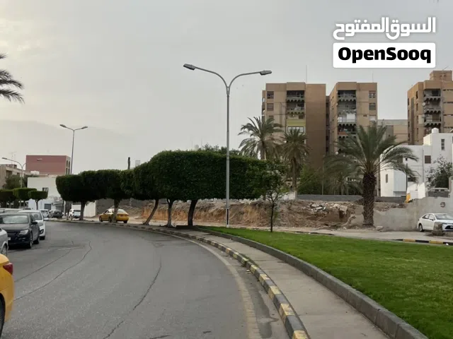 ارض 800 متر زاوية الدهماني واجهتين بلقرب من الجزيرة ومصرف الامان موقع استثماري مميز