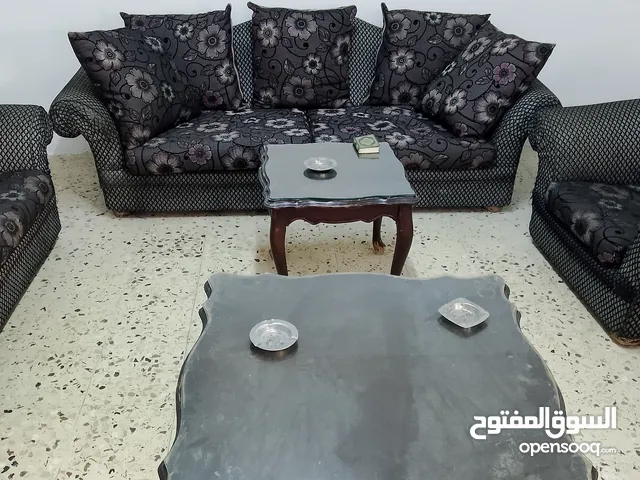 طقم كنب مع طربيزات
