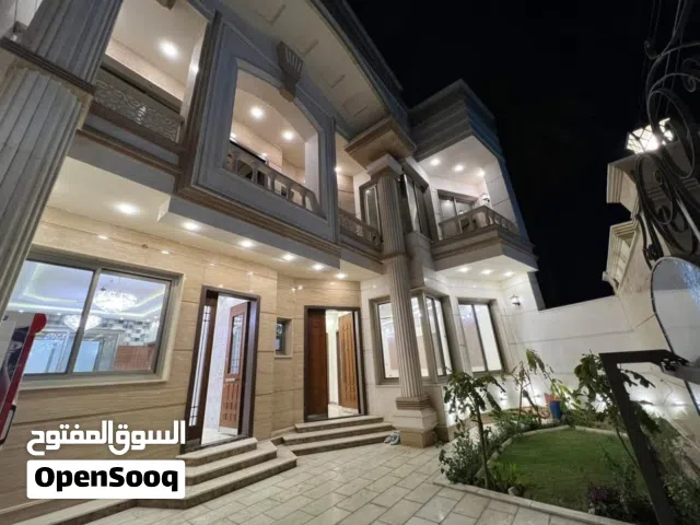 ڤلة فخمه وحديثة للبيع منطقة الجادرية