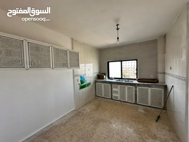 شقه للايجار الحي الجنوبي -جنوب مدارس العلوم مساحه 150م