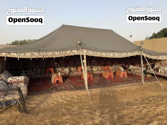 بيت شعر بدوي للبيع فيه 6 جلسات و مقعدين حق الجلسات و 7 مراجي و 4 زوليات و فيها اضاءة و كهرباء
