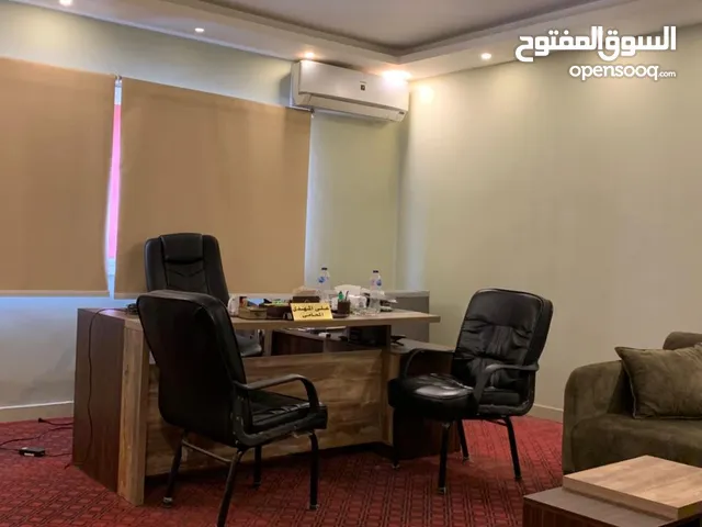 مكتب فى جامعة الدول الرئيسى