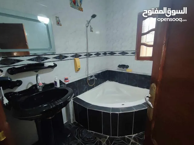 200 m2 3 Bedrooms Apartments for Rent in Tripoli Bin Ashour
