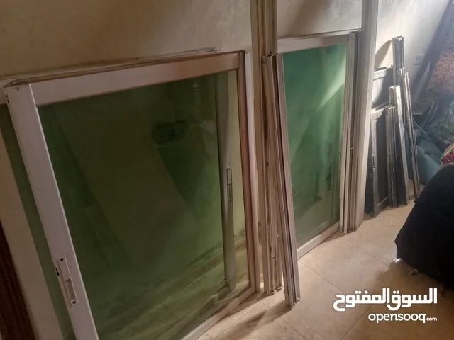 3 شبابيك بحال الوكاله مع سكك ومنخل