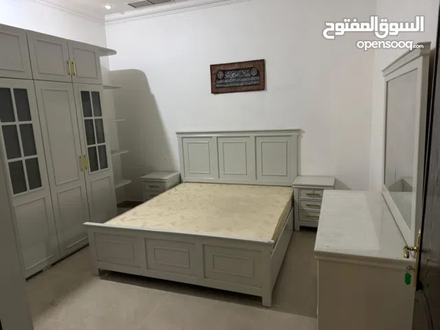 غرفة نوم زوجيه تفصال محلي نظيفه جدا الغرفه فتره قصيره تم الاستعمال