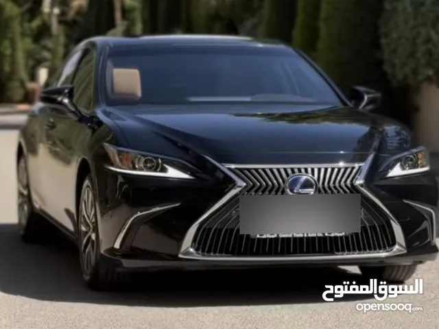 Lexus 2020 es300h