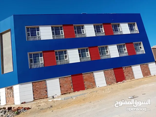 مبنى للايجار بجنزور مصمم كمصحة 48 سرير بدروم وثلاتة طوابق به مولد بقوة 200 ومولد بقوة 100 2 مصاعد