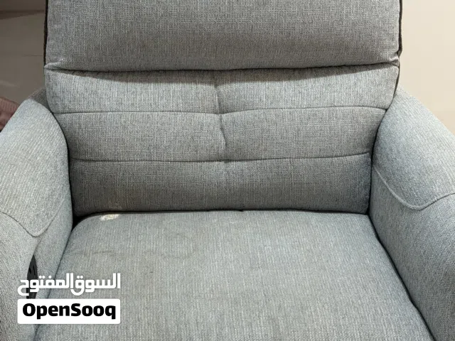 كنب غرفة جلوس بحالة ممتازة