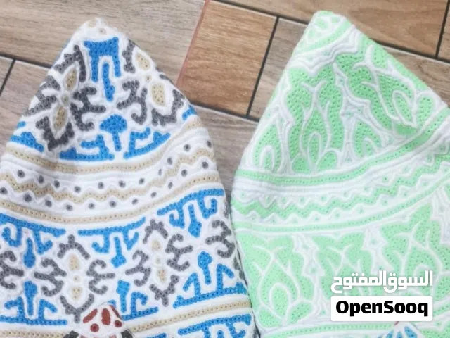 كميم وحده فلبينيه و الثانيه بنجاليه