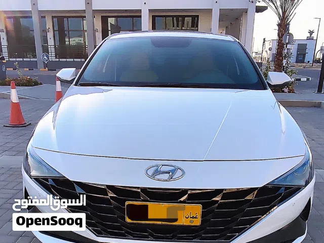 Hyundai Elentra 2023 no 1 full option 2.0L