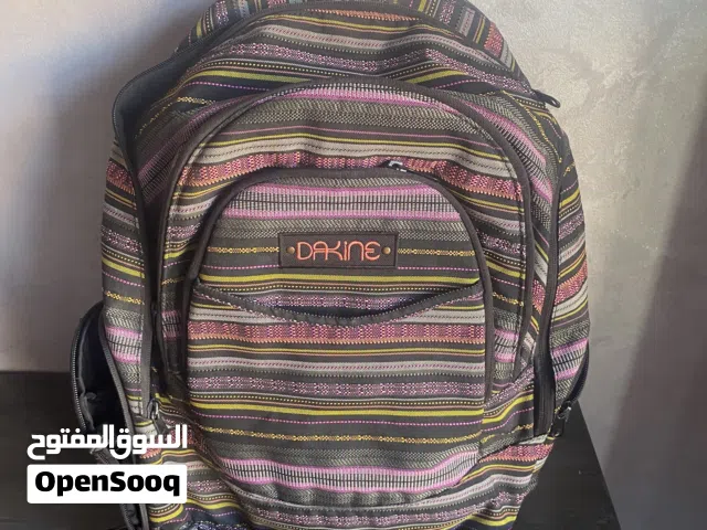 DAKINE backpack et trousse originaux en excellent état TRÈS HAUTE QUALITÉ  VENTE RAPIDE