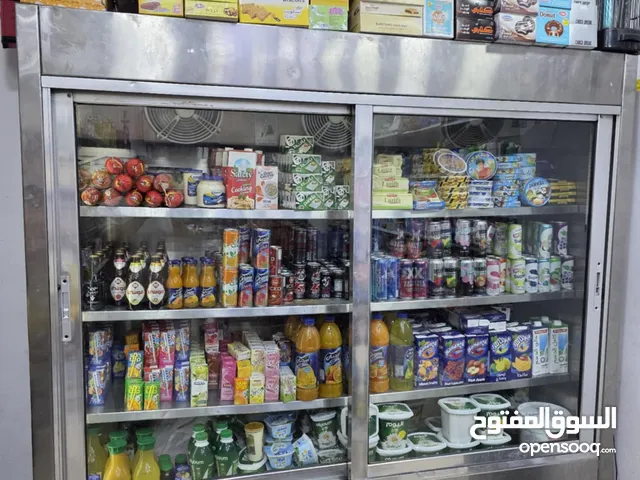 ثلاجة محل عرض شبه جديدة