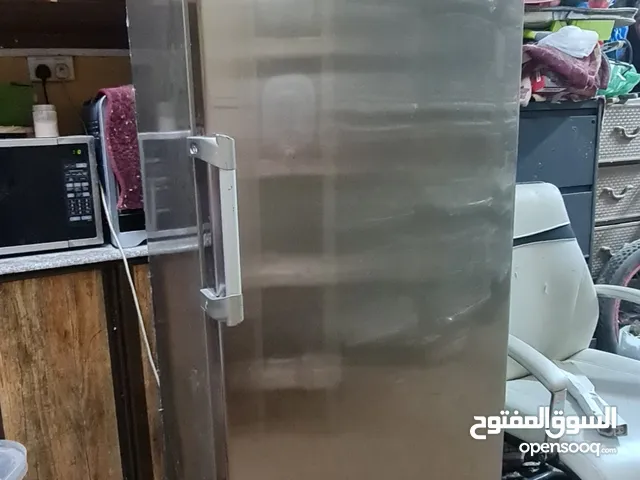 للبيع للبيع فريزر اريستون عمودي بحالة جيدز