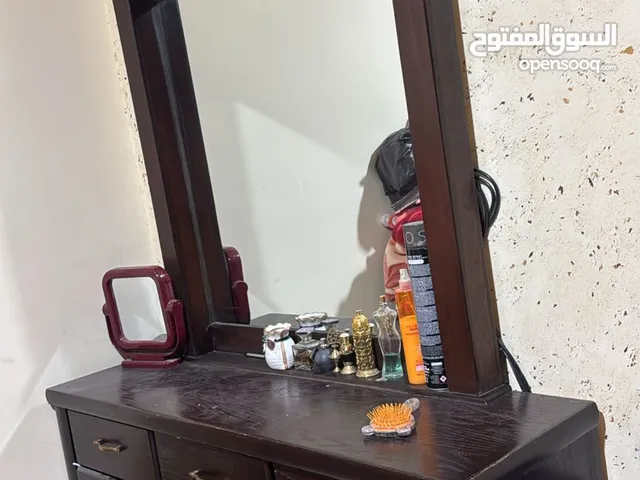 غرفو نوم كاملة شبه جديده للبيع بسعر مغري
