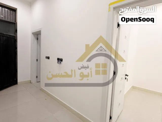 100 m2 2 Bedrooms Townhouse for Rent in Basra Jaza'ir