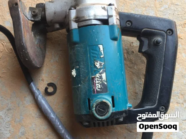 مقص لاميرة كهربائي