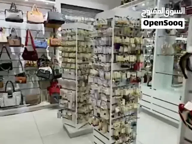 فترينات محل اكسسوارات  خشب و زجاج للبيع