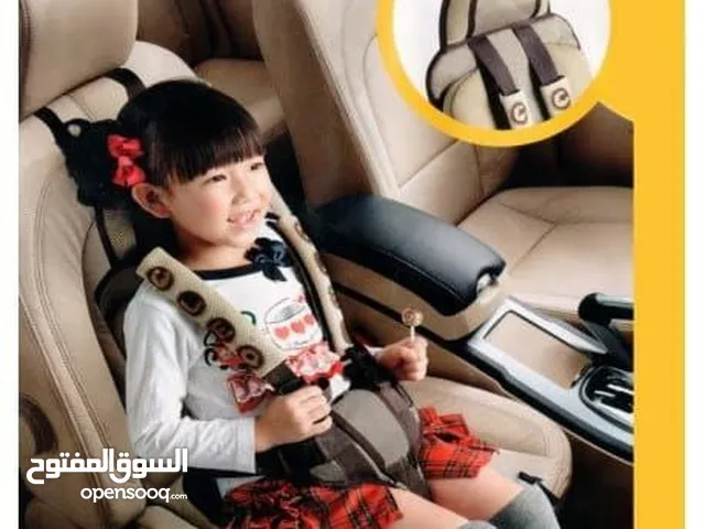 كرسي أطفال للسيارة مع حزام أمان للأطفال يتطلب مساحة أقل بكثير مقارنة بمقاعد السيارة التقليدية