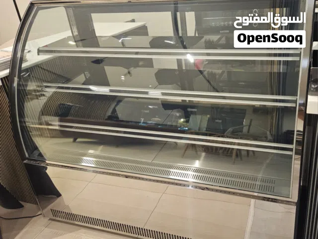 ثلاجة عرض كيك بحالة الجديد