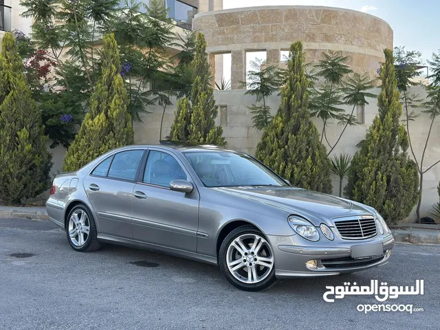 Mercedes E200 2004 ( Avantgarde ) Full option وارد الوكالة فحص كامل