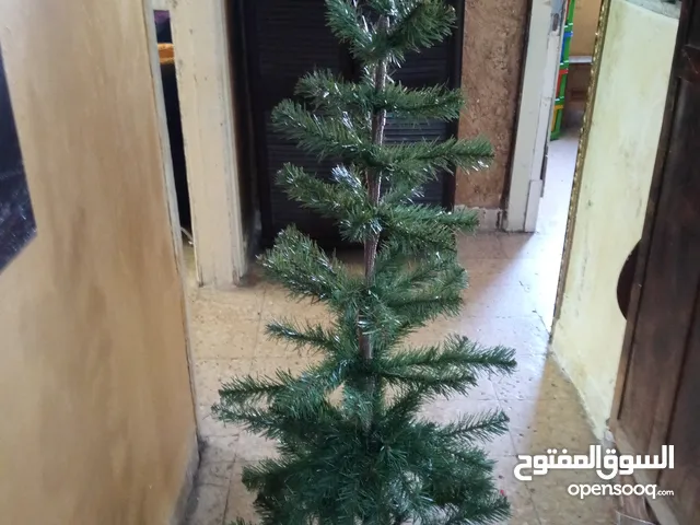 شجرة اصطناعية بحاله ممتازه