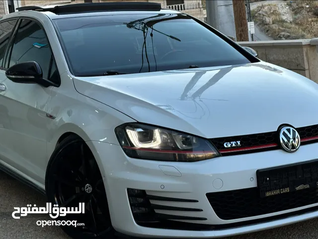 فولكسفاجن جولفGti موديل2016 بسعر حرق