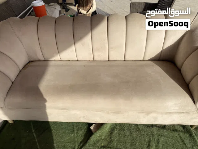 كنب للبيع أربع قطع قابل للبيع بالقطعه