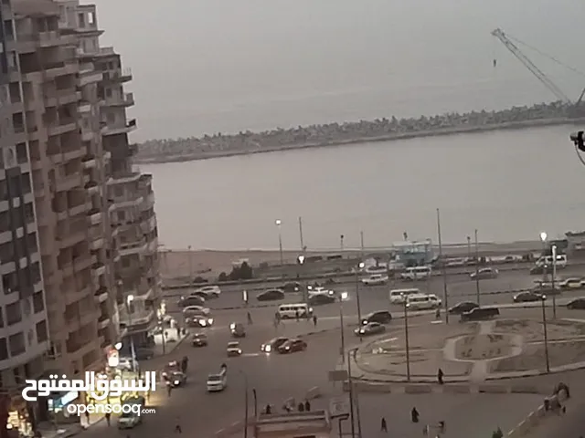مكتب بشارع محمد نجيب يرى البحر مباشرة