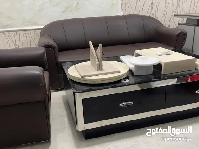 اثاث مكتبي نظيف للبيع