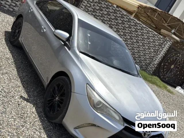 2015 تويوتا كامري XSE