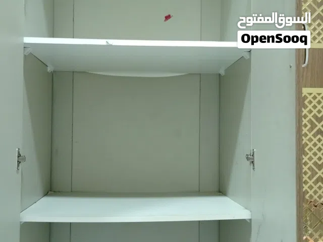 طقم جلوس وخزانه مع بعض 80ريال